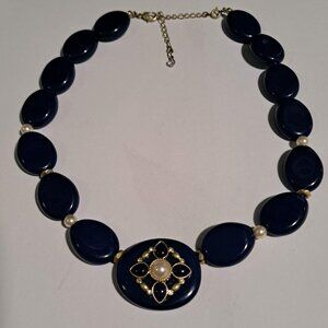 NRT lucite 1980's chunky navy blue Avon necklace